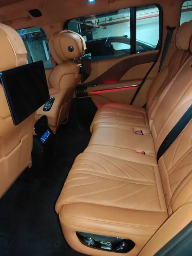 2023 YangWang U8 2.0T 272HP L4 REEV 49.05KWH,autocango,china used car exporter,china ev exporter,chinese used car exporter,chinese used ev exporter