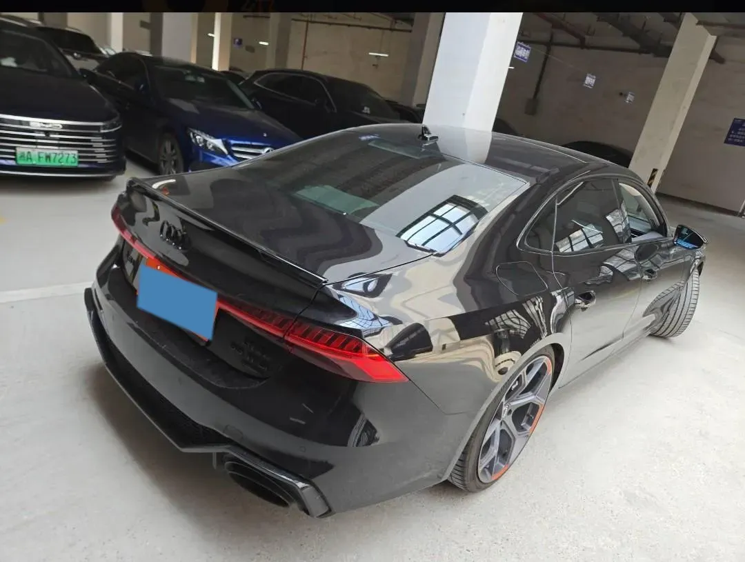 2024 Audi A7L 2.0T 245HP L4 7DCT,autocango,china used car exporter,china ev exporter,chinese used car exporter,chinese used ev exporter