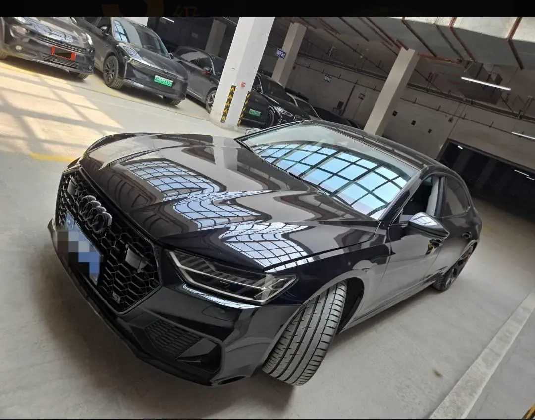2024 Audi A7L 2.0T 245HP L4 7DCT,autocango,china used car exporter,china ev exporter,chinese used car exporter,chinese used ev exporter