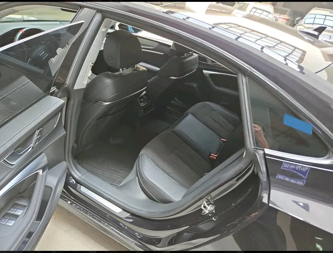 2024 Audi A7L 2.0T 245HP L4 7DCT,autocango,china used car exporter,china ev exporter,chinese used car exporter,chinese used ev exporter