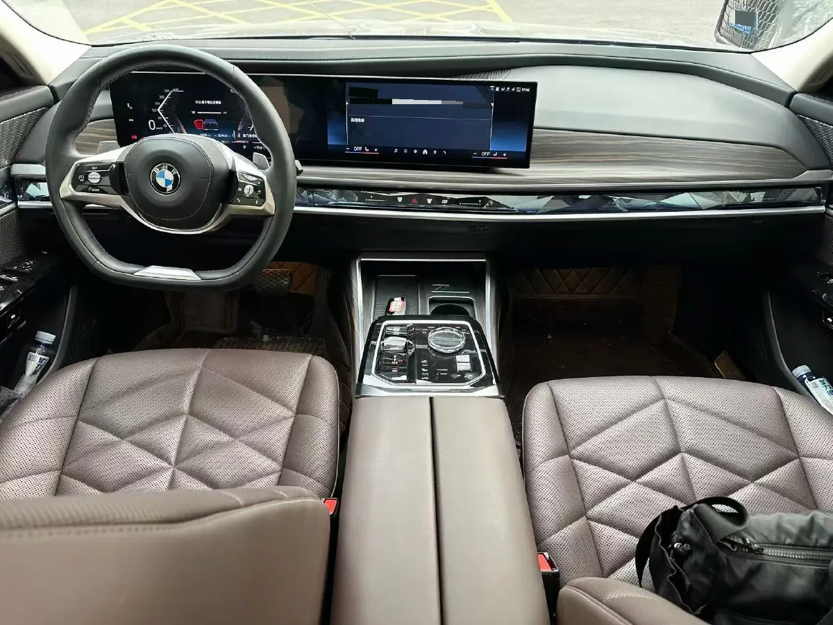 2023 BMW 7 Series 3.0T 272HP L6 8AT,autocango,china used car exporter,china ev exporter,chinese used car exporter,chinese used ev exporter