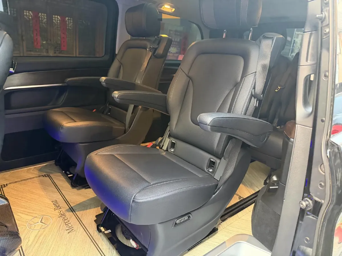 2021 Mercedes-Benz V Class 2.0T 211HP L4 9AT,autocango,china used car exporter,china ev exporter,chinese used car exporter,chinese used ev exporter