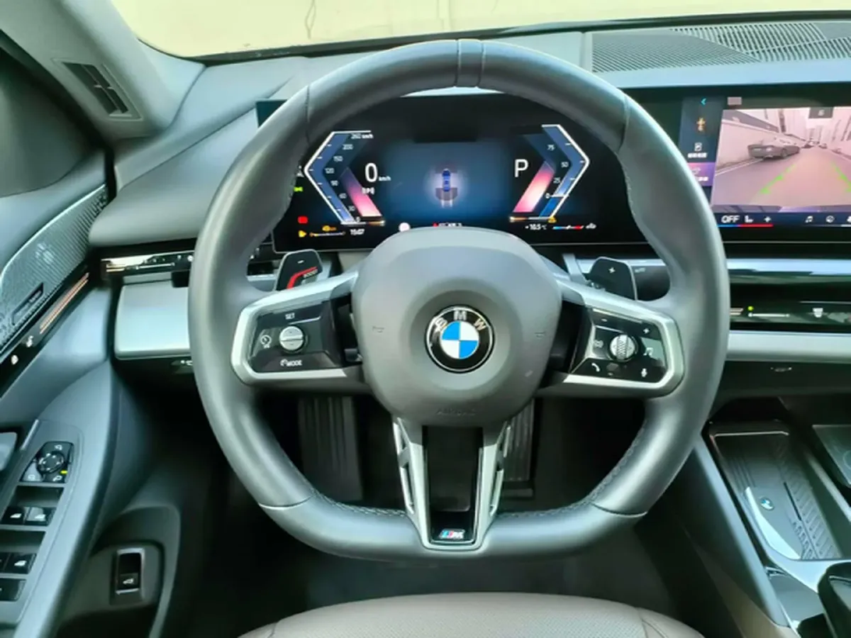 2024 BMW 5 Series 2.0T 190HP L4 8AT,autocango,china used car exporter,china ev exporter,chinese used car exporter,chinese used ev exporter