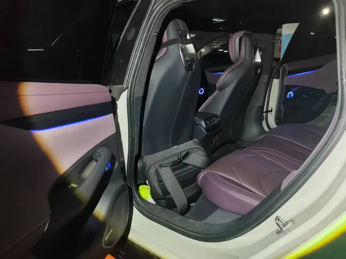 2024 MI SU7 BEV 101KWH,autocango,china used car exporter,china ev exporter,chinese used car exporter,chinese used ev exporter