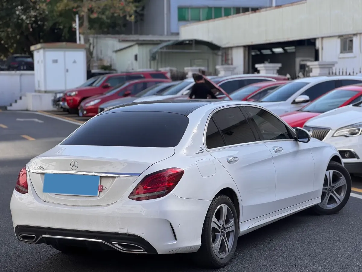 2021 Mercedes-Benz C Class 1.5T 184HP L4 9AT,autocango,china used car exporter,china ev exporter,chinese used car exporter,chinese used ev exporter