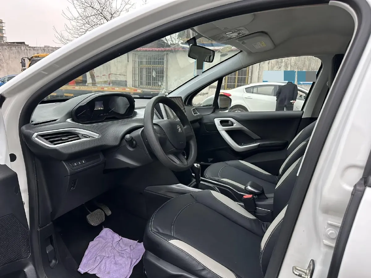 2018 Peugeot 2008 1.6L 117HP L4 6AT,autocango,china used car exporter,china ev exporter,chinese used car exporter,chinese used ev exporter