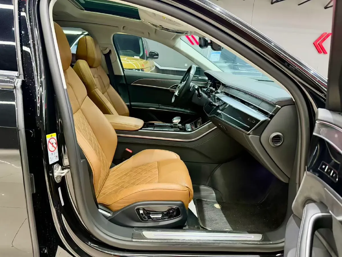 2023 Audi A8 3.0T 286HP V6 8AT,autocango,china used car exporter,china ev exporter,chinese used car exporter,chinese used ev exporter