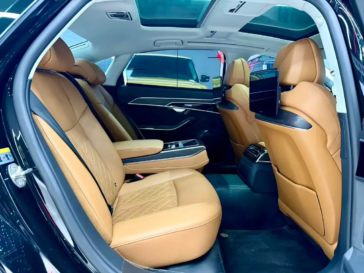 2023 Audi A8 3.0T 286HP V6 8AT,autocango,china used car exporter,china ev exporter,chinese used car exporter,chinese used ev exporter