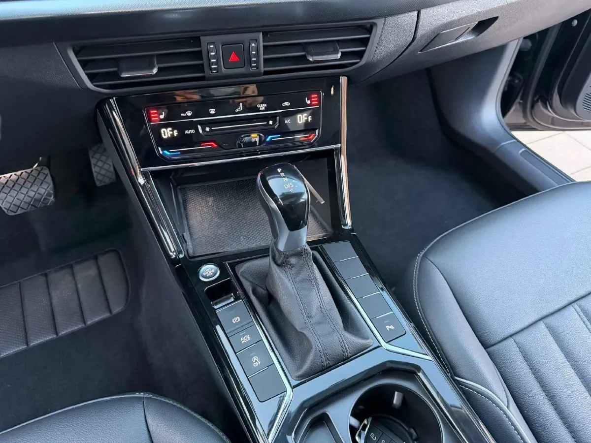 2023 Volkswagen Passat 1.4T 150HP L4 7DCT,autocango,china used car exporter,china ev exporter,chinese used car exporter,chinese used ev exporter