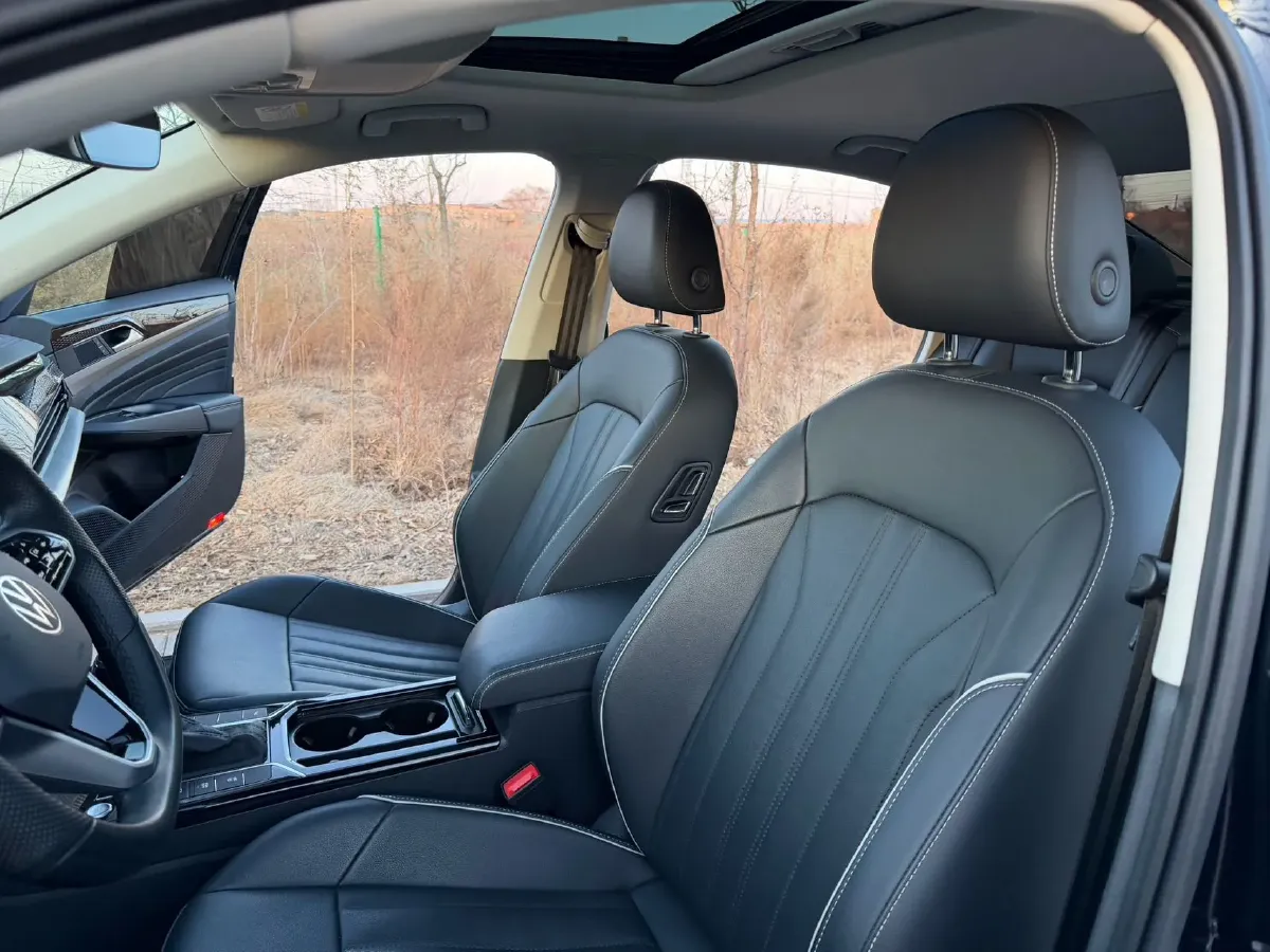 2023 Volkswagen Passat 1.4T 150HP L4 7DCT,autocango,china used car exporter,china ev exporter,chinese used car exporter,chinese used ev exporter