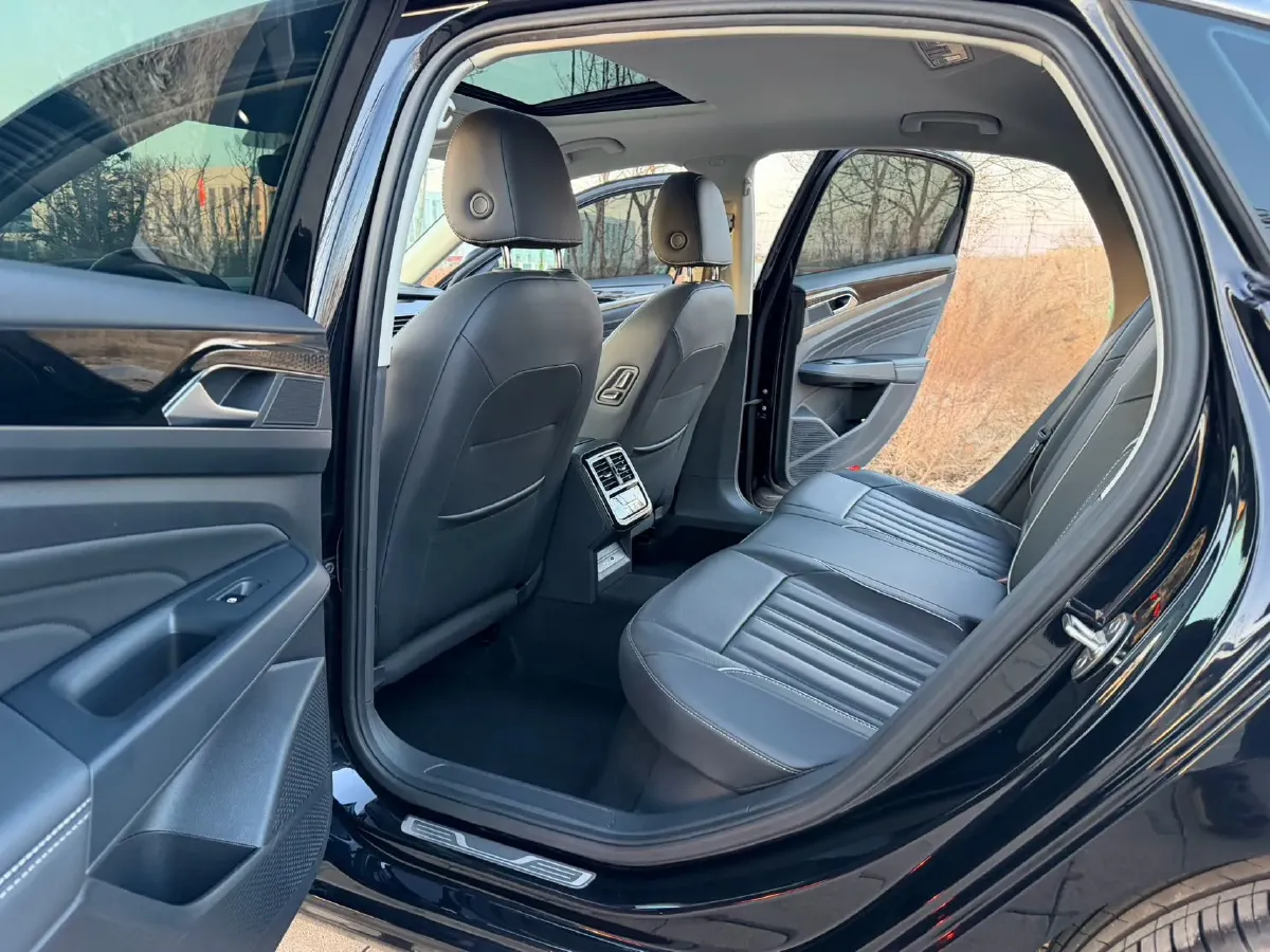 2023 Volkswagen Passat 1.4T 150HP L4 7DCT,autocango,china used car exporter,china ev exporter,chinese used car exporter,chinese used ev exporter