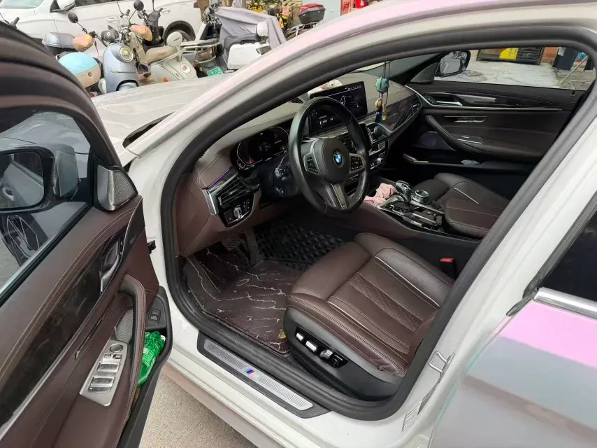 2021 BMW 5 Series 2.0T 252HP L4 8AT,autocango,china used car exporter,china ev exporter,chinese used car exporter,chinese used ev exporter