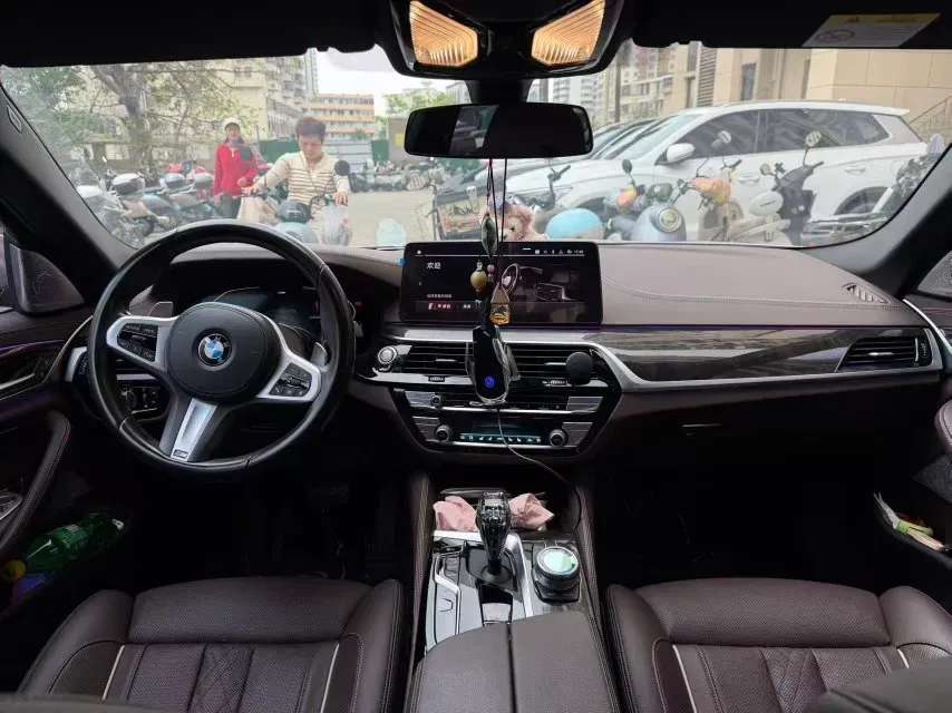 2021 BMW 5 Series 2.0T 252HP L4 8AT,autocango,china used car exporter,china ev exporter,chinese used car exporter,chinese used ev exporter