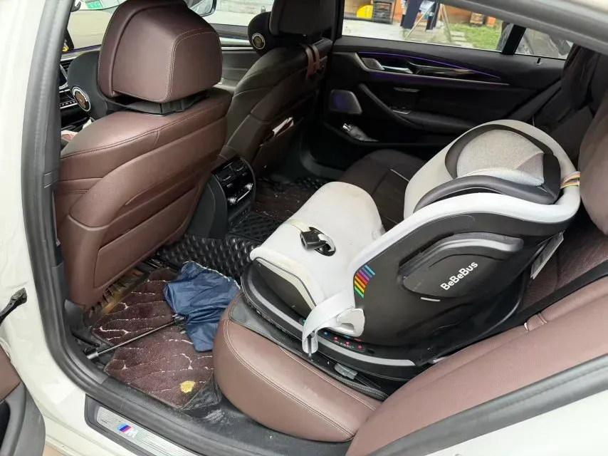 2021 BMW 5 Series 2.0T 252HP L4 8AT,autocango,china used car exporter,china ev exporter,chinese used car exporter,chinese used ev exporter