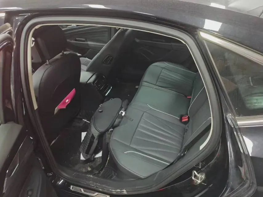 2024 Volkswagen Passat 2.0T 220HP L4 7DCT,autocango,china used car exporter,china ev exporter,chinese used car exporter,chinese used ev exporter