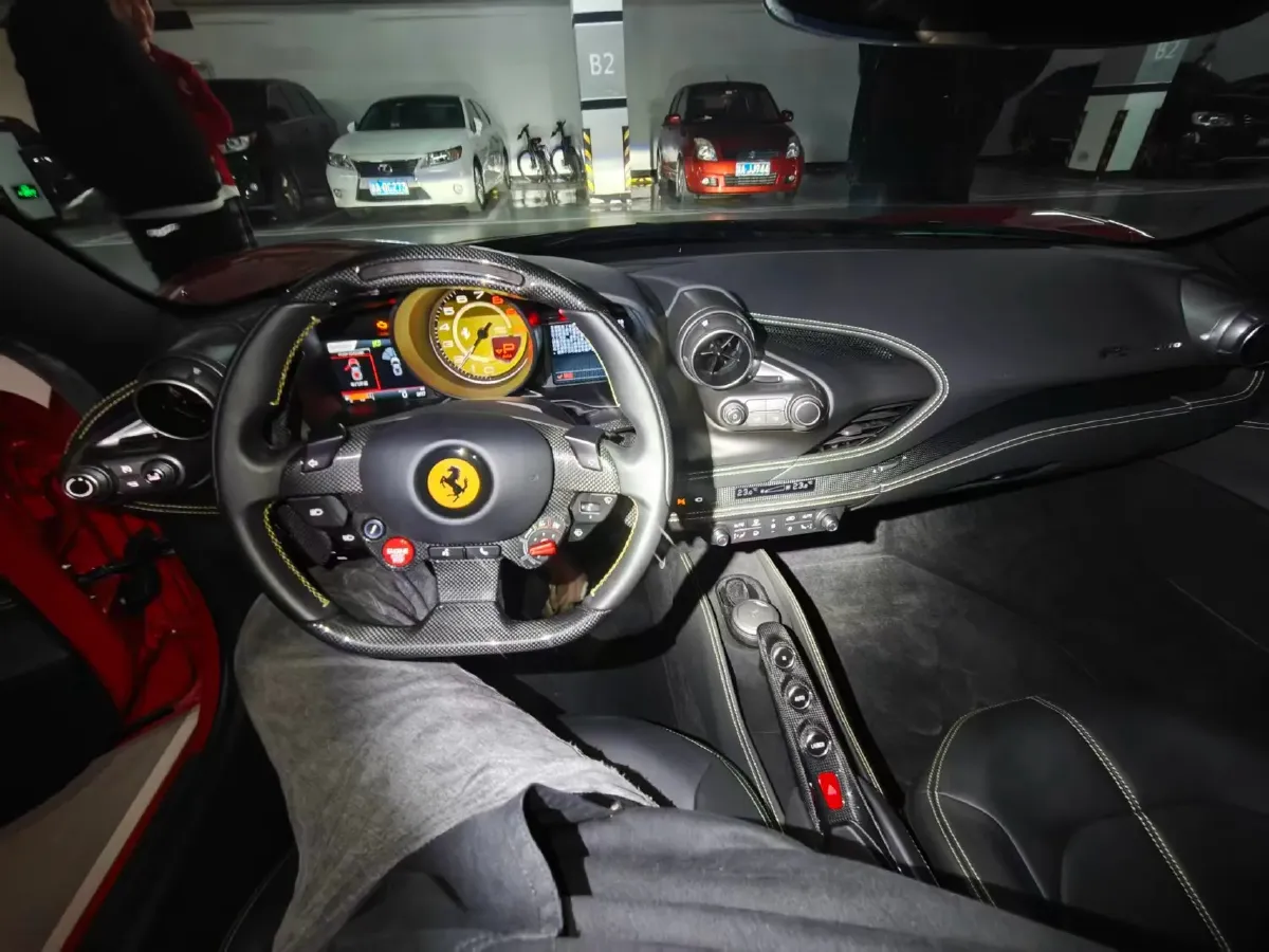 2019 Aston Martin DB11 5.2T 639HP V12 8AT,autocango,china used car exporter,china ev exporter,chinese used car exporter,chinese used ev exporter