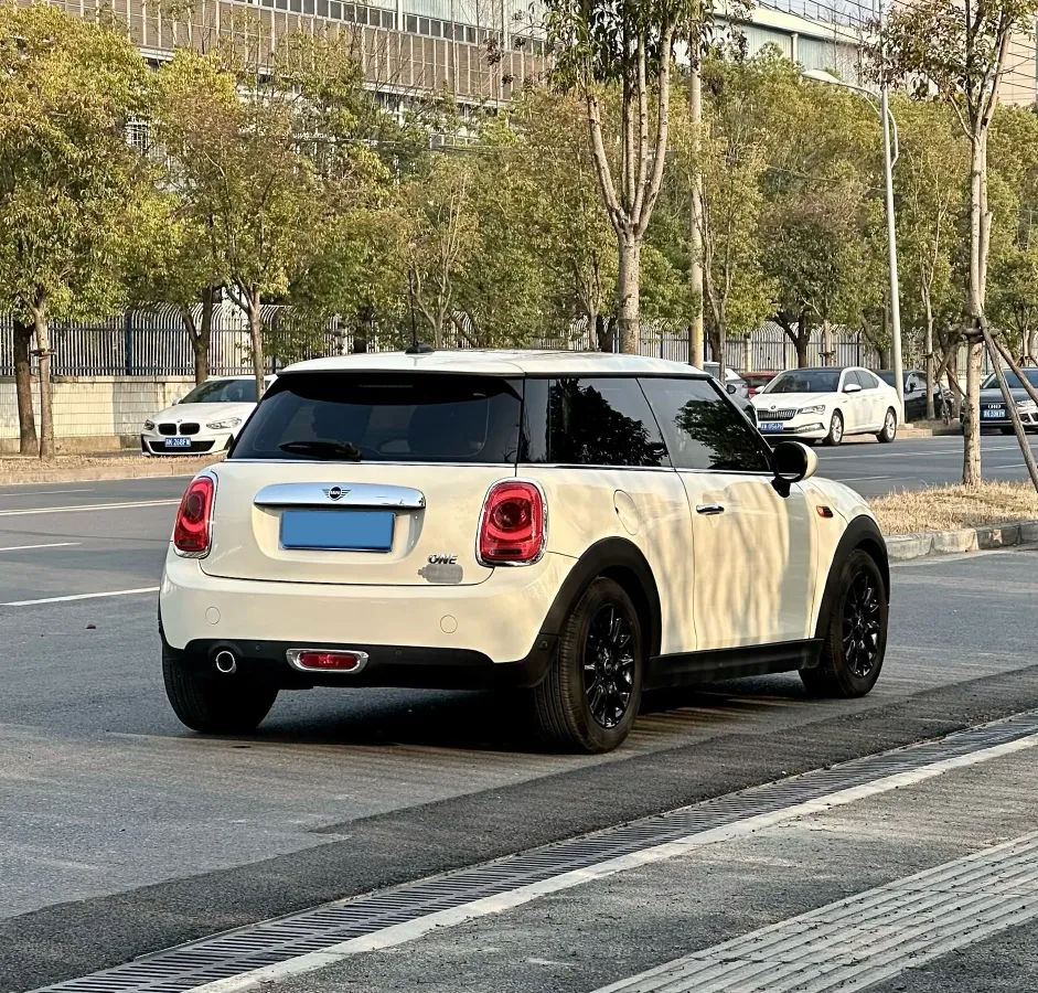 2019 MINI MINI 1.5T 102HP L3 7DCT,autocango,china used car exporter,china ev exporter,chinese used car exporter,chinese used ev exporter