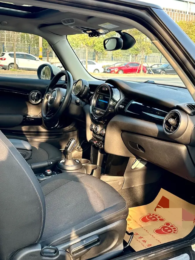 2019 MINI MINI 1.5T 102HP L3 7DCT,autocango,china used car exporter,china ev exporter,chinese used car exporter,chinese used ev exporter