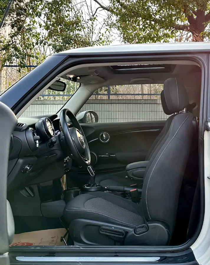 2019 MINI MINI 1.5T 102HP L3 7DCT,autocango,china used car exporter,china ev exporter,chinese used car exporter,chinese used ev exporter