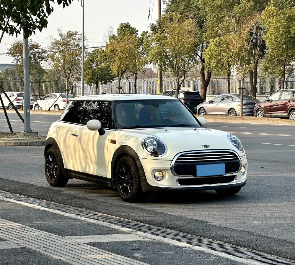 2019 MINI MINI 1.5T 102HP L3 7DCT,autocango,china used car exporter,china ev exporter,chinese used car exporter,chinese used ev exporter