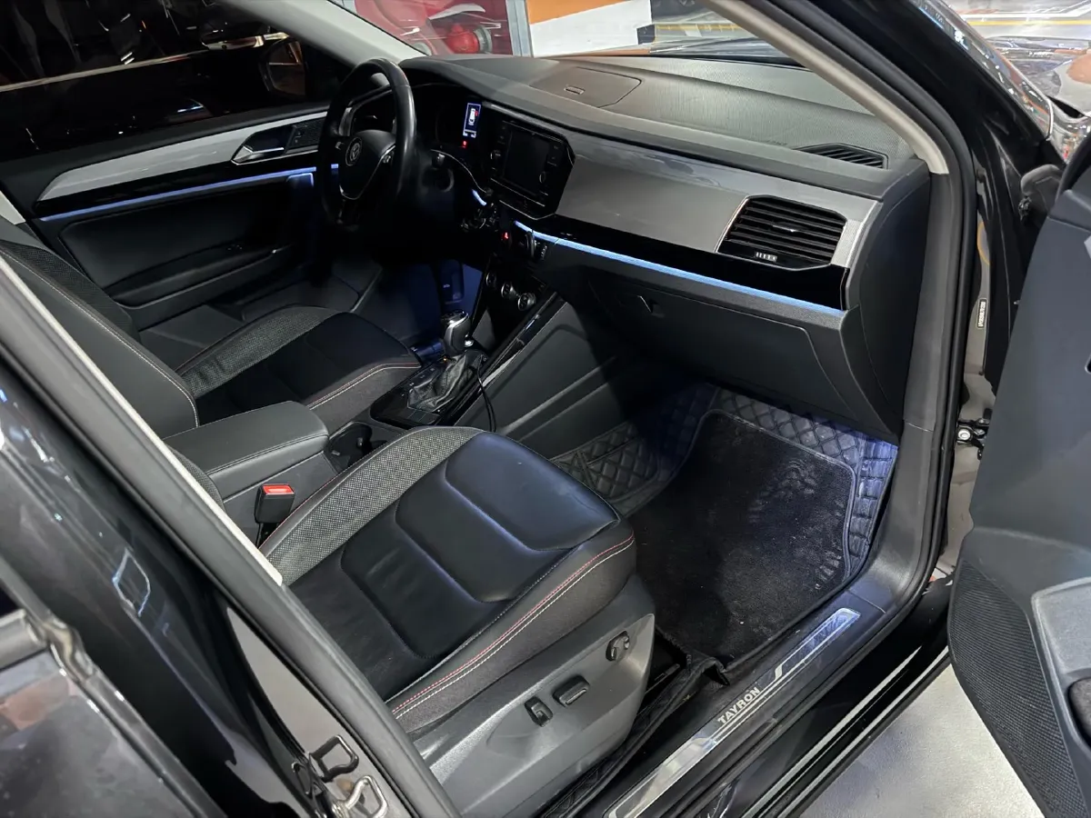 2019 Jeep Cherokee 2.0T 234HP L4 9AT,autocango,china used car exporter,china ev exporter,chinese used car exporter,chinese used ev exporter