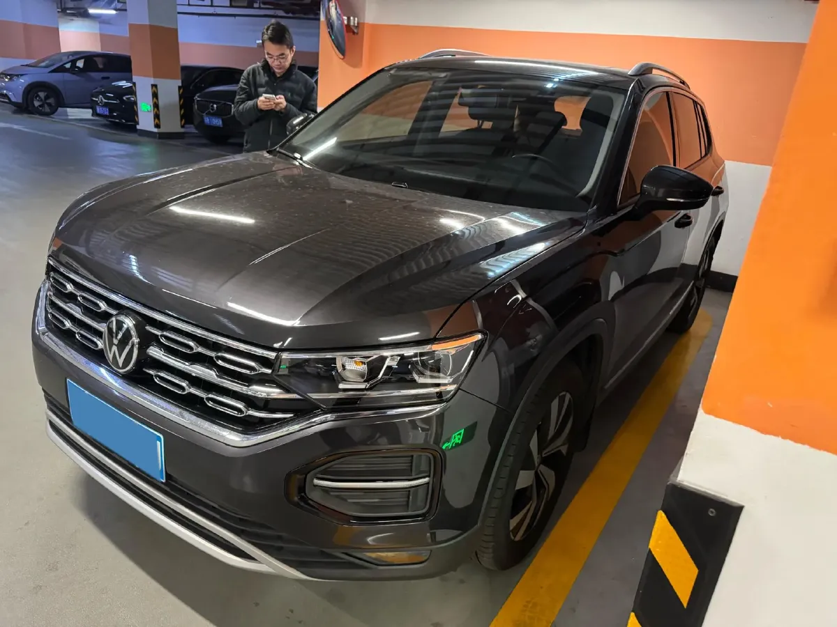 2019 Jeep Cherokee 2.0T 234HP L4 9AT,autocango,china used car exporter,china ev exporter,chinese used car exporter,chinese used ev exporter