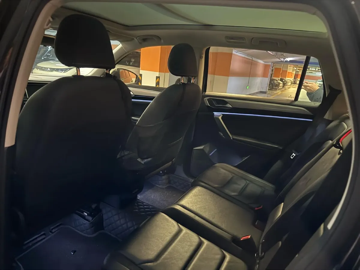 2019 Jeep Cherokee 2.0T 234HP L4 9AT,autocango,china used car exporter,china ev exporter,chinese used car exporter,chinese used ev exporter