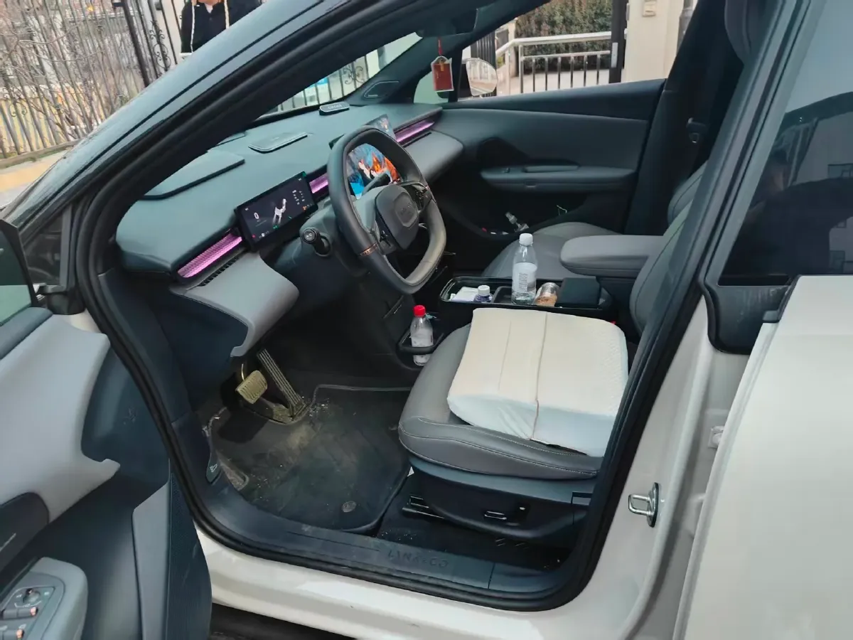 2025 Dongfeng Z9 2.0T 258HP L4 8AT,autocango,china used car exporter,china ev exporter,chinese used car exporter,chinese used ev exporter