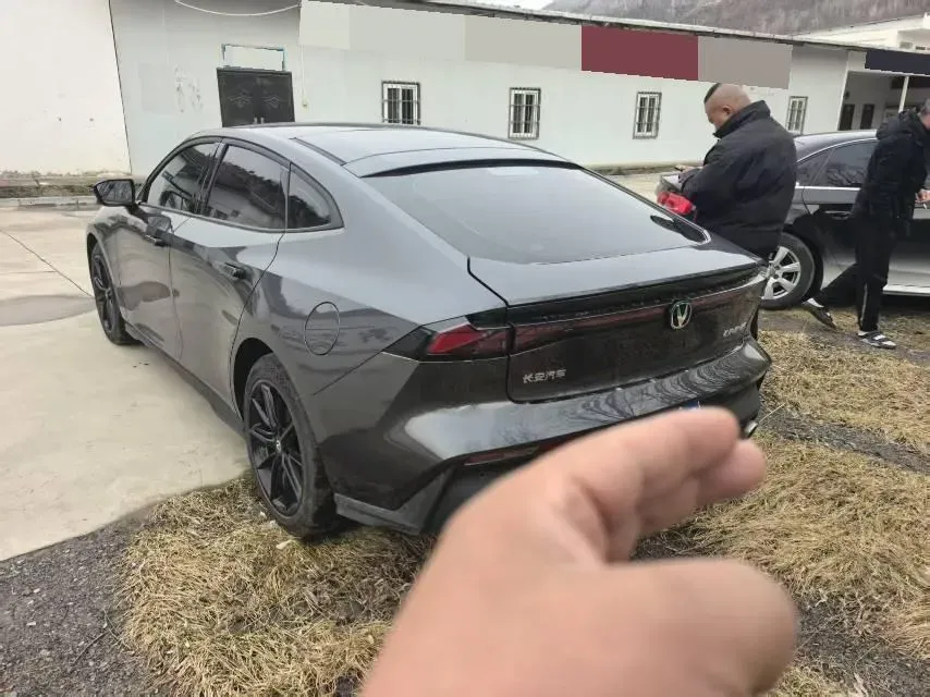 2025 ChangAn UNI-V 1.5T 192HP L4 7DCT,autocango,china used car exporter,china ev exporter,chinese used car exporter,chinese used ev exporter