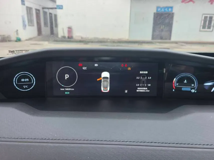 2025 ChangAn UNI-V 1.5T 192HP L4 7DCT,autocango,china used car exporter,china ev exporter,chinese used car exporter,chinese used ev exporter