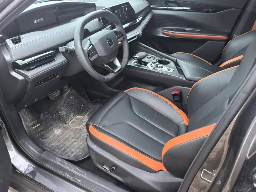 2025 ChangAn UNI-V 1.5T 192HP L4 7DCT,autocango,china used car exporter,china ev exporter,chinese used car exporter,chinese used ev exporter