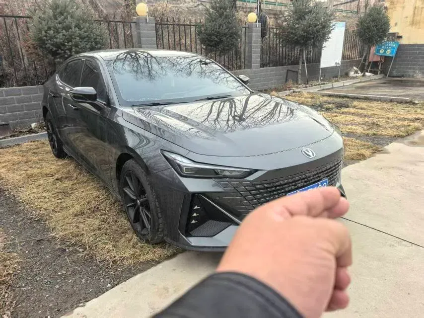 2025 ChangAn UNI-V 1.5T 192HP L4 7DCT,autocango,china used car exporter,china ev exporter,chinese used car exporter,chinese used ev exporter