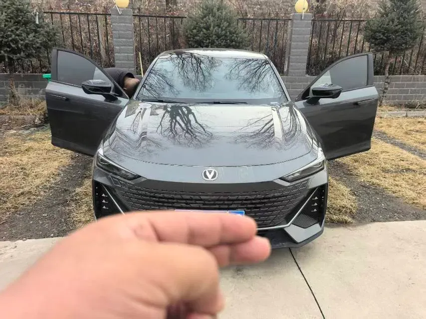 2025 ChangAn UNI-V 1.5T 192HP L4 7DCT,autocango,china used car exporter,china ev exporter,chinese used car exporter,chinese used ev exporter