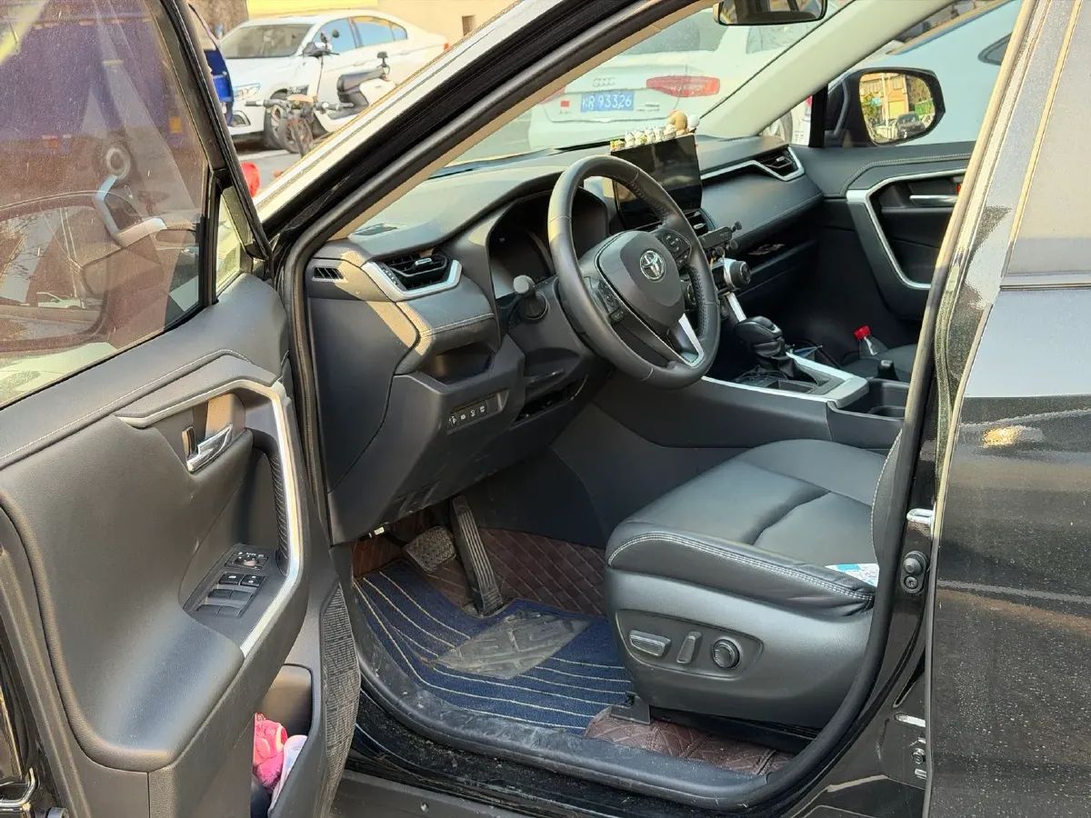 2023 Toyota RAV4 2.0L 171HP L4 CVT,autocango,china used car exporter,china ev exporter,chinese used car exporter,chinese used ev exporter