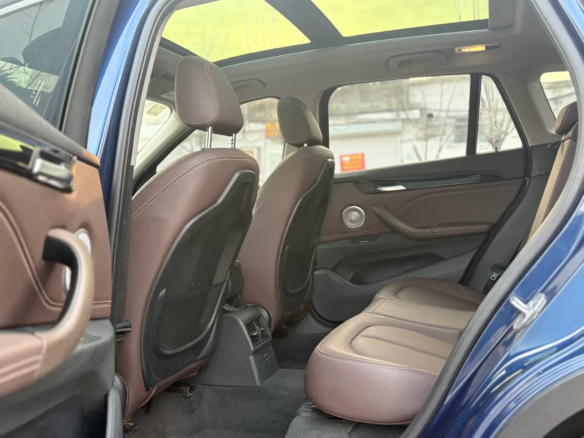 2021 BMW X1 1.5T 140HP L3 7DCT,autocango,china used car exporter,china ev exporter,chinese used car exporter,chinese used ev exporter