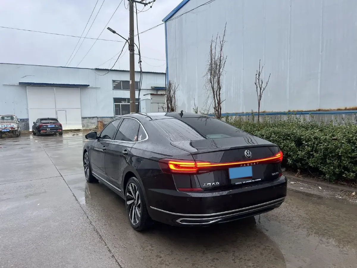 2024 Volkswagen Passat 2.0T 220HP L4 7DCT,autocango,china used car exporter,china ev exporter,chinese used car exporter,chinese used ev exporter