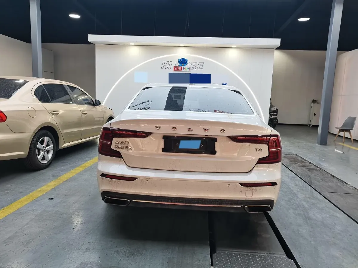 2021 Volvo S60 2.0T 190HP L4 8AT,autocango,china used car exporter,china ev exporter,chinese used car exporter,chinese used ev exporter