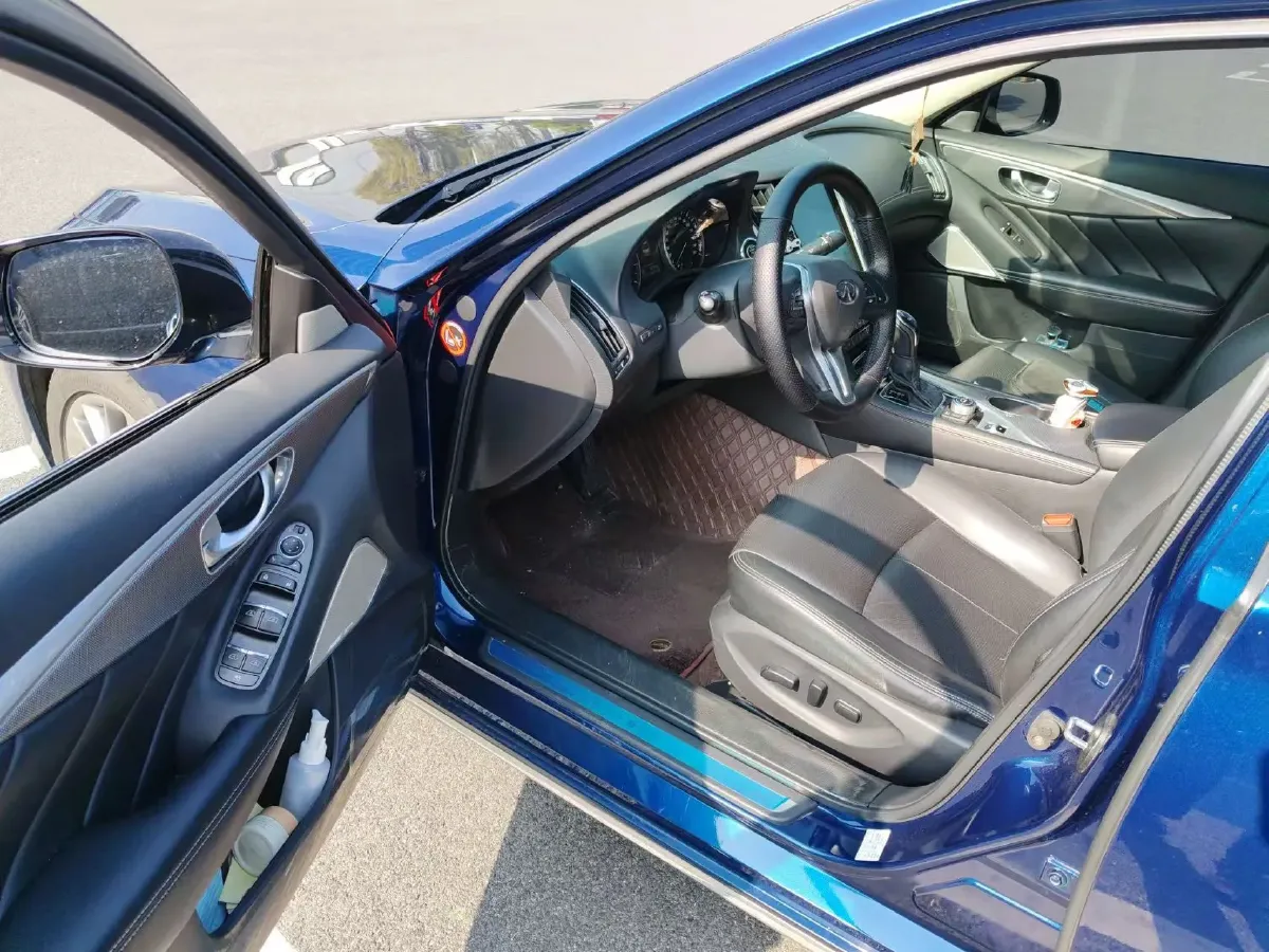 2018 Jeep Grand Commander 2.0T 265HP L4 9AT,autocango,china used car exporter,china ev exporter,chinese used car exporter,chinese used ev exporter