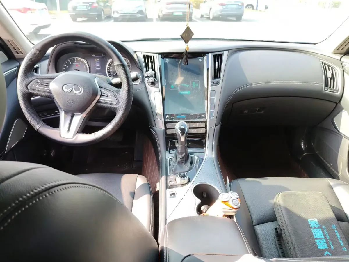 2018 Jeep Grand Commander 2.0T 265HP L4 9AT,autocango,china used car exporter,china ev exporter,chinese used car exporter,chinese used ev exporter