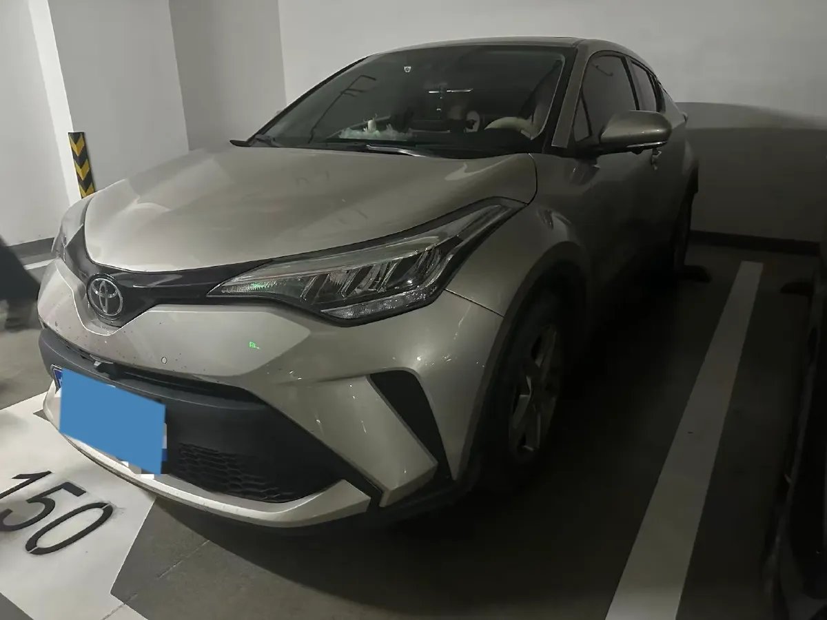 2022 Toyota C-HR 2.0L 171HP L4 CVT,autocango,china used car exporter,china ev exporter,chinese used car exporter,chinese used ev exporter