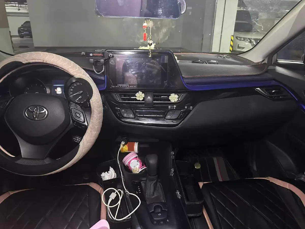 2022 Toyota C-HR 2.0L 171HP L4 CVT,autocango,china used car exporter,china ev exporter,chinese used car exporter,chinese used ev exporter