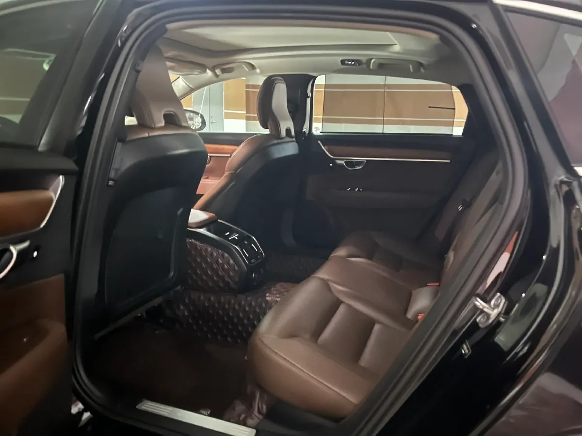 2020 Volvo S90 2.0T 254HP L4 8AT,autocango,china used car exporter,china ev exporter,chinese used car exporter,chinese used ev exporter