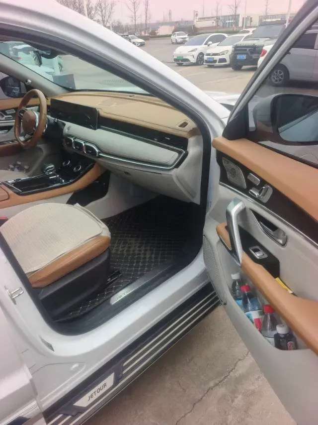 2021 Jetour X70 1.6T 197HP L4 7DCT,autocango,china used car exporter,china ev exporter,chinese used car exporter,chinese used ev exporter