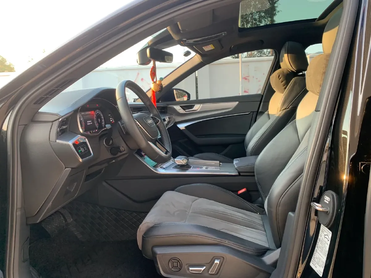 2024 Audi A6L 2.0T 245HP L4 7DCT,autocango,china used car exporter,china ev exporter,chinese used car exporter,chinese used ev exporter