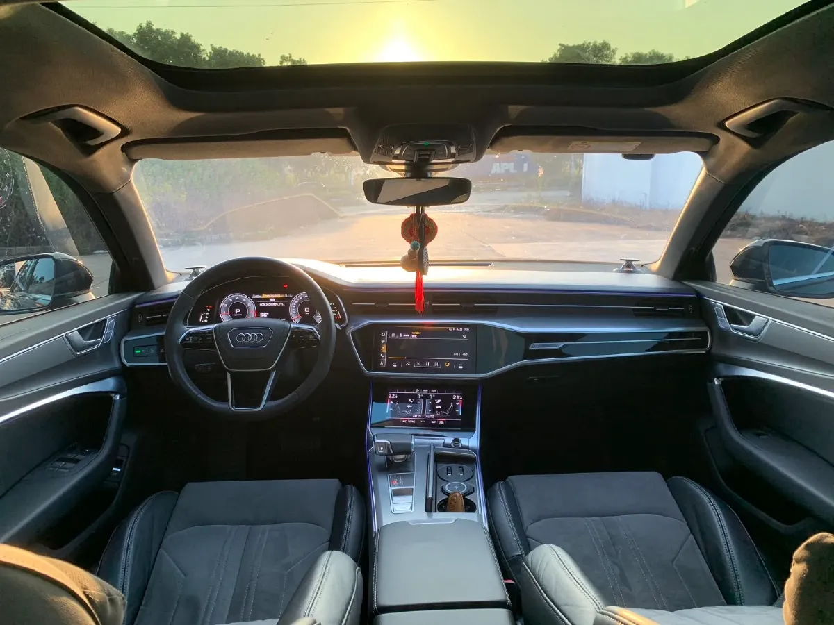 2024 Audi A6L 2.0T 245HP L4 7DCT,autocango,china used car exporter,china ev exporter,chinese used car exporter,chinese used ev exporter