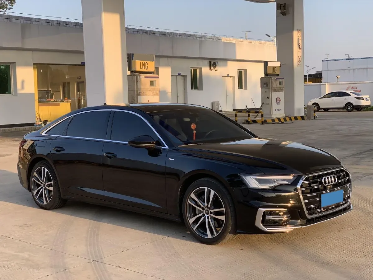 2024 Audi A6L 2.0T 245HP L4 7DCT,autocango,china used car exporter,china ev exporter,chinese used car exporter,chinese used ev exporter