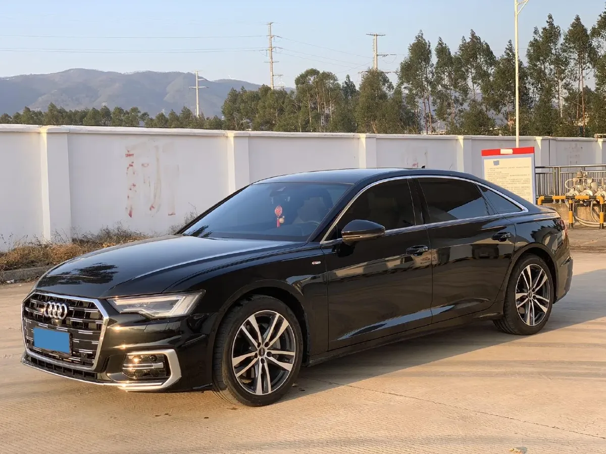 2024 Audi A6L 2.0T 245HP L4 7DCT,autocango,china used car exporter,china ev exporter,chinese used car exporter,chinese used ev exporter
