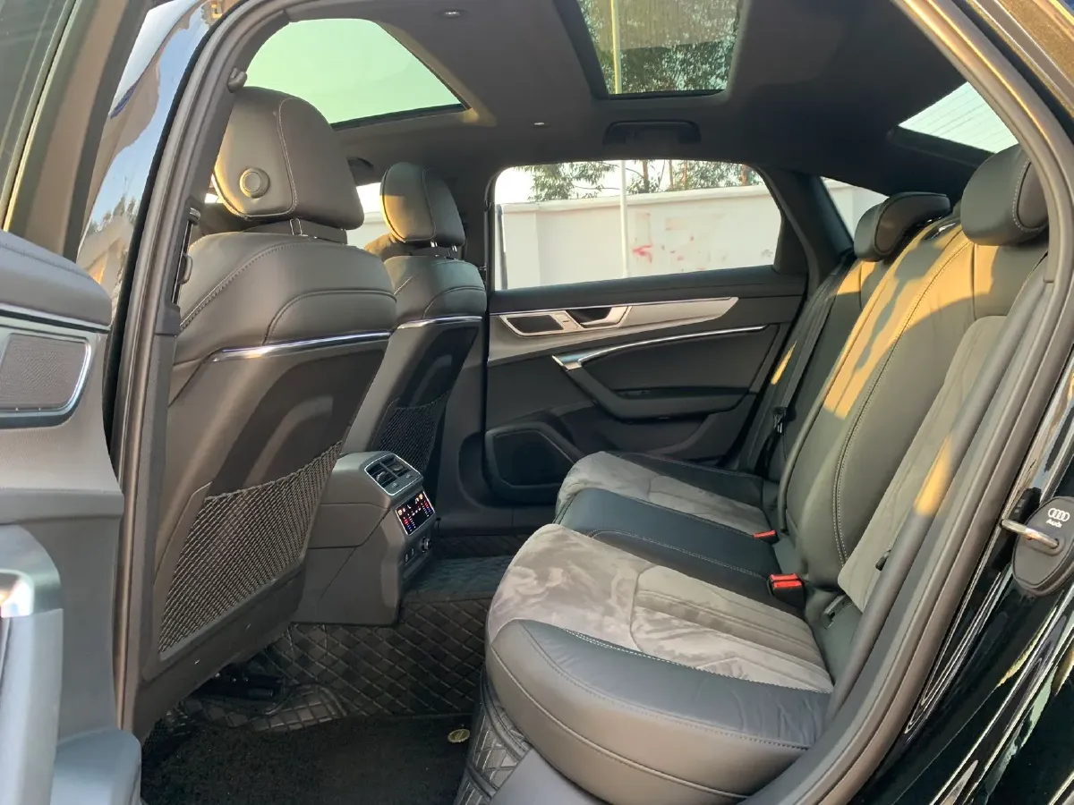 2024 Audi A6L 2.0T 245HP L4 7DCT,autocango,china used car exporter,china ev exporter,chinese used car exporter,chinese used ev exporter