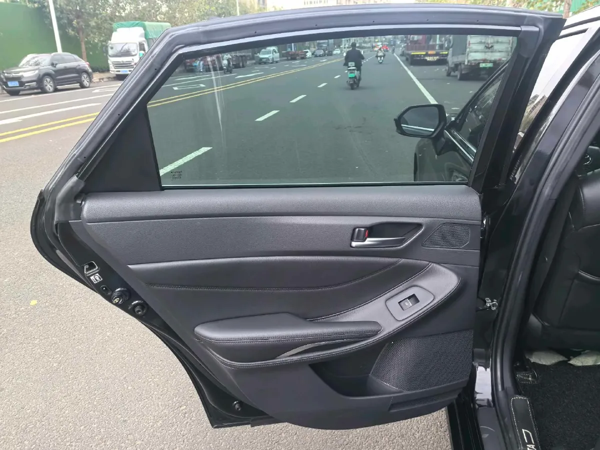 2019 Toyota Avalon 2.0L 178HP L4 CVT,autocango,china used car exporter,china ev exporter,chinese used car exporter,chinese used ev exporter