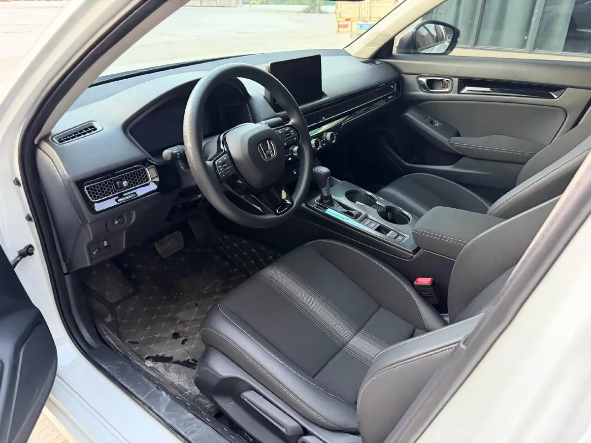 2025 Honda Civic 1.5T 182HP L4 CVT,autocango,china used car exporter,china ev exporter,chinese used car exporter,chinese used ev exporter